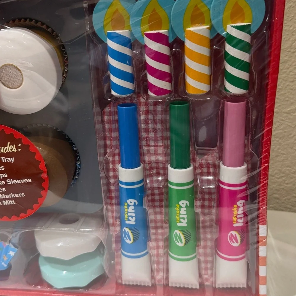 Melissa & Doug Wooden Bake & Decorate Cupcake Set - Blue, Green, Pink